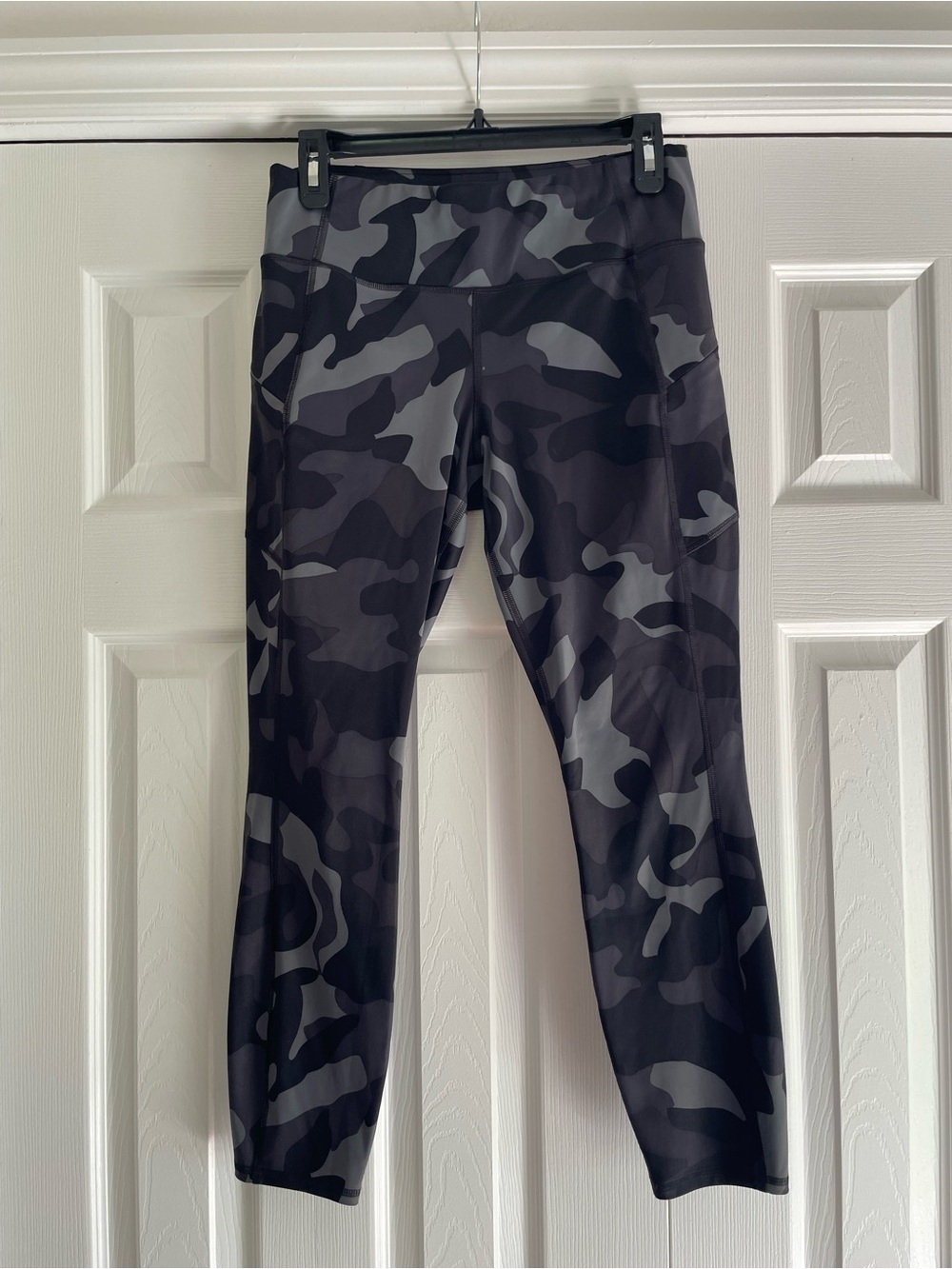 Athleta Gray & Black Camo Leggings